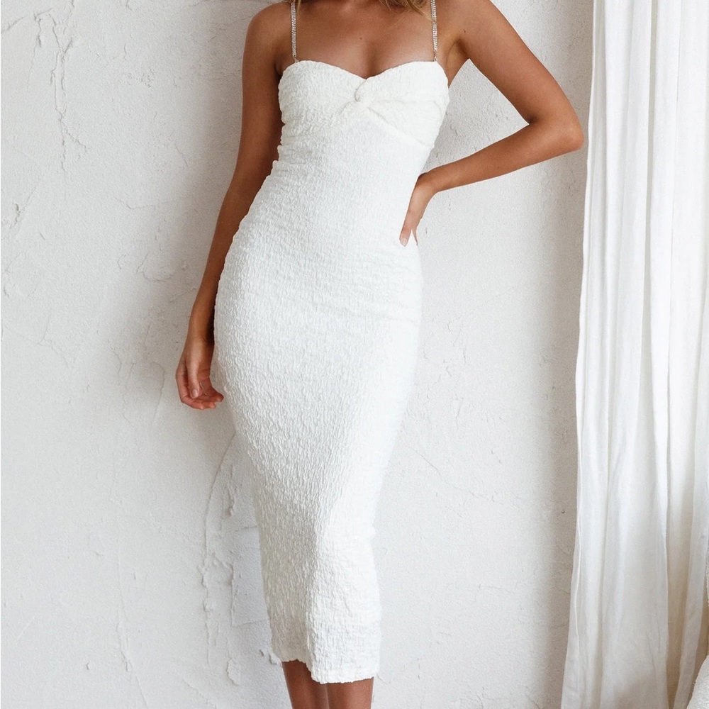Selfie Leslie dress